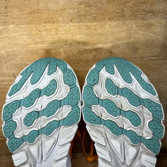 Hoka One One Rincon 3 LIGHTWEIGHT Womens Sz 8 Wide Running Shoes Sneakers Orange - Picture 10 of 12